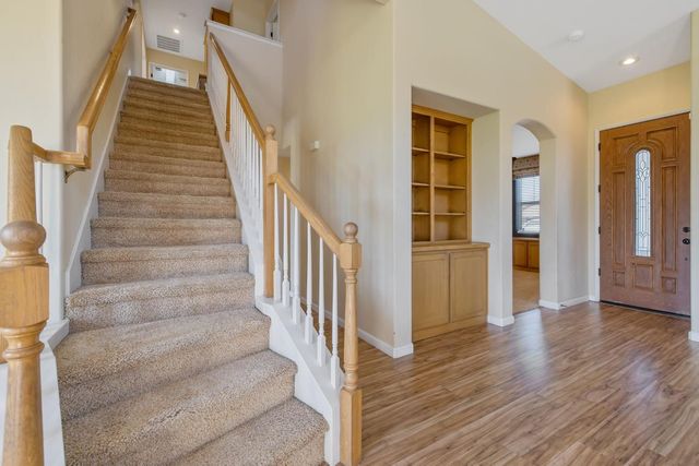 5586 E Atchison Street, Fresno, CA 93727