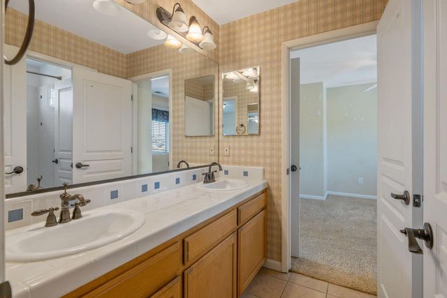 5586 E Atchison Street, Fresno, CA 93727