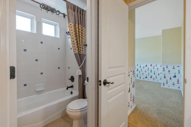 5586 E Atchison Street, Fresno, CA 93727