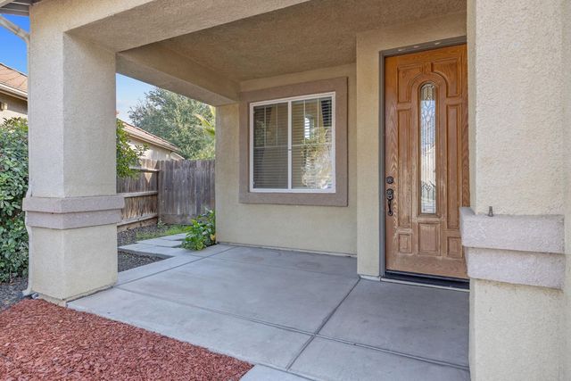 5586 E Atchison Street, Fresno, CA 93727