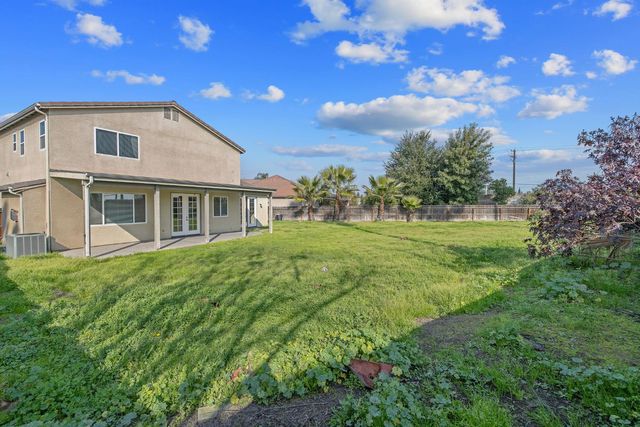 5586 E Atchison Street, Fresno, CA 93727