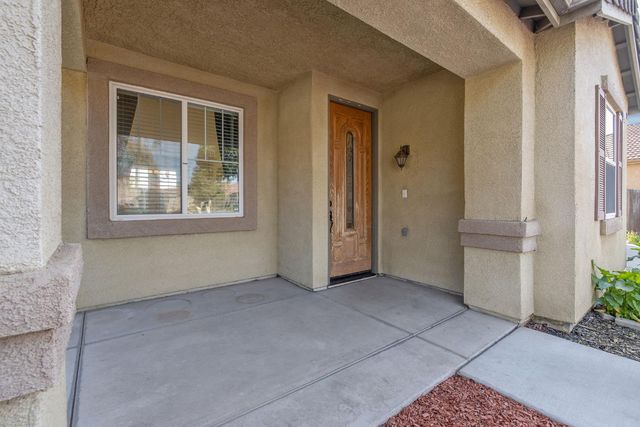 5586 E Atchison Street, Fresno, CA 93727