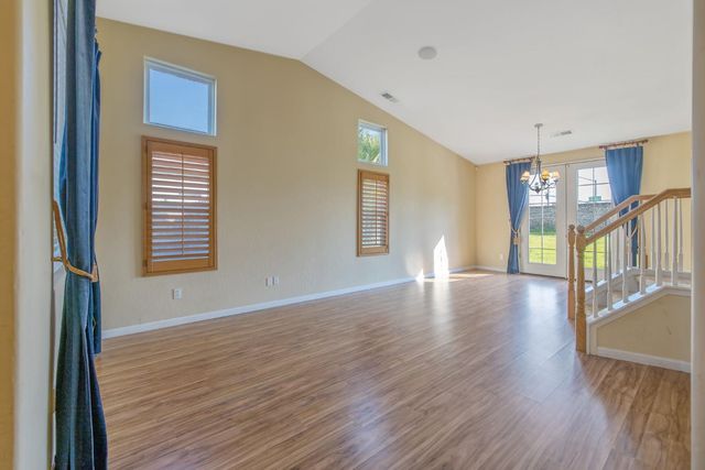 5586 E Atchison Street, Fresno, CA 93727