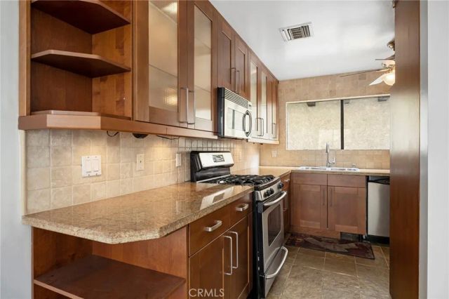 300 N Isabel Street 10, Glendale, CA 91206