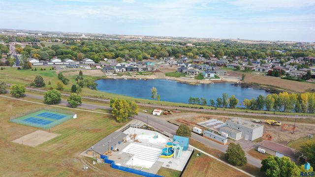 1209 S Oakland Cir Circle, Brandon, SD 57005