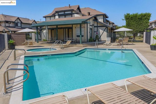 13305 Meyer Rd B, Whittier, CA 90605