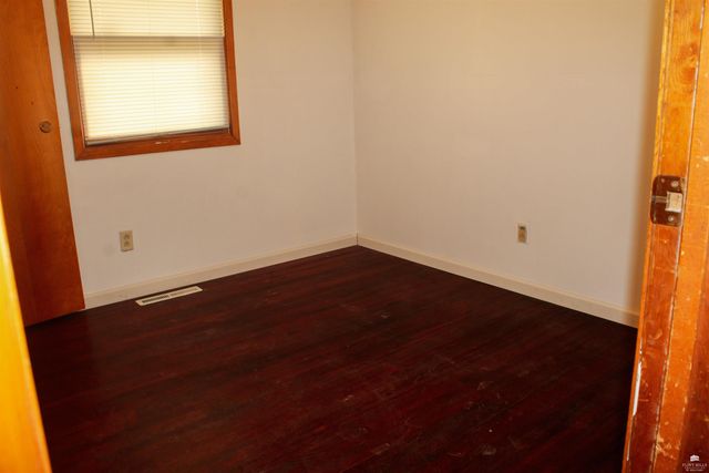 9012 Blue Ridge Rd, Manhattan, KS 66503