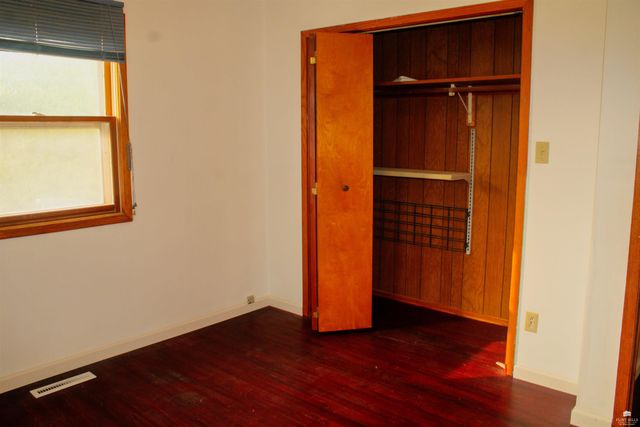 9012 Blue Ridge Rd, Manhattan, KS 66503