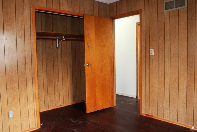 9012 Blue Ridge Rd, Manhattan, KS 66503