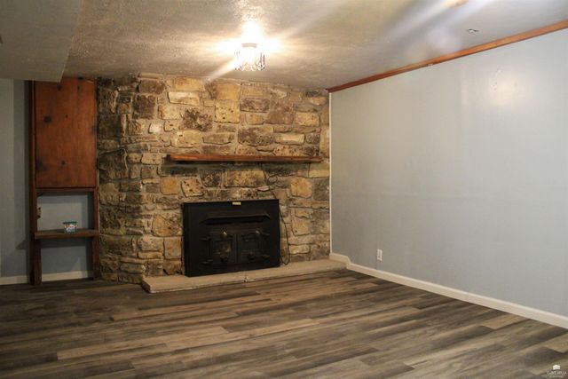 9012 Blue Ridge Rd, Manhattan, KS 66503