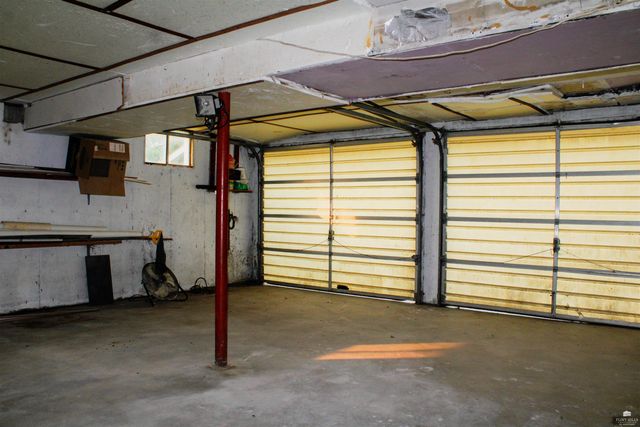 9012 Blue Ridge Rd, Manhattan, KS 66503