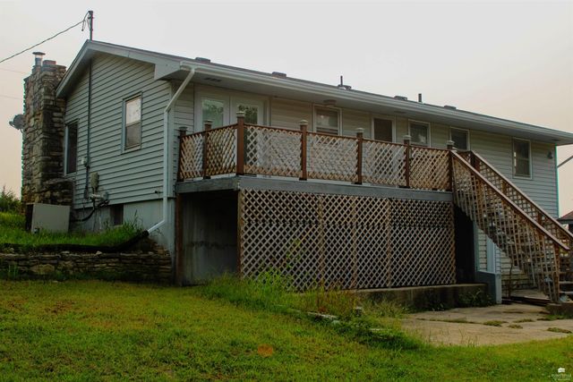 9012 Blue Ridge Rd, Manhattan, KS 66503