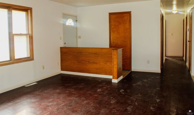 9012 Blue Ridge Rd, Manhattan, KS 66503