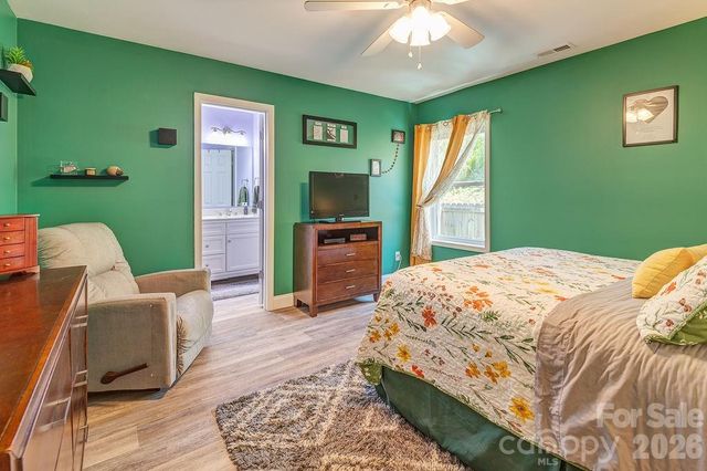 40 Quinn Hill Lane, Mars Hill, NC 28754