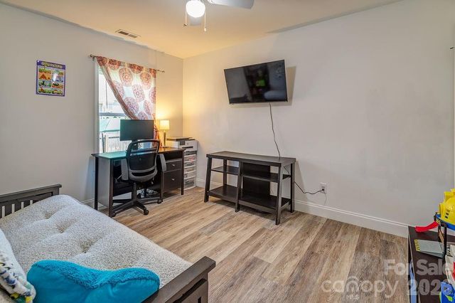 40 Quinn Hill Lane, Mars Hill, NC 28754