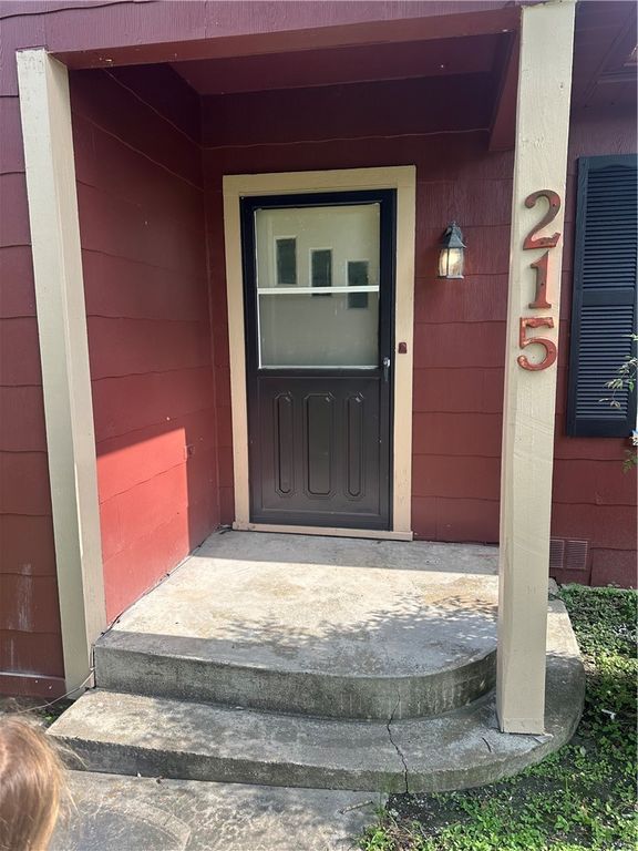 215 W Heard, Refugio, TX 78377 — photo 3