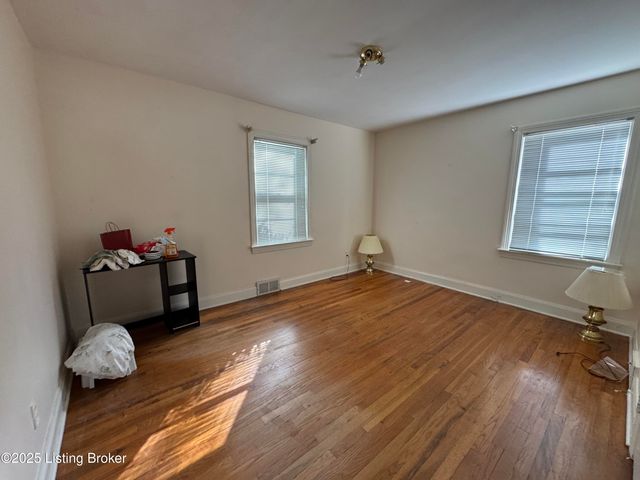 5412 Westhall Ave, Louisville, KY 40214