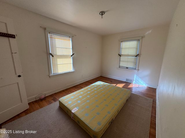 5412 Westhall Ave, Louisville, KY 40214