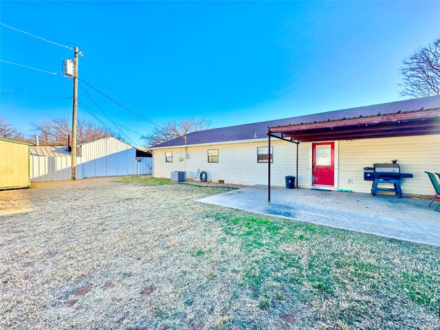 1210 S 9th, Merkel, TX 79536