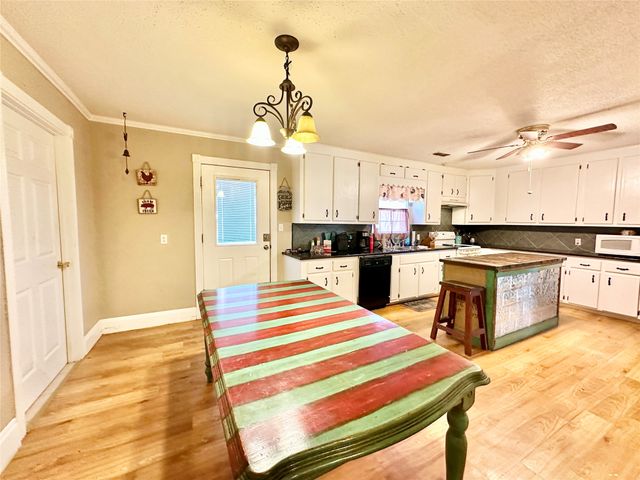 1210 S 9th, Merkel, TX 79536