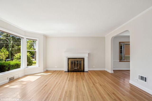6118 N Legett Avenue, Chicago, IL 60646