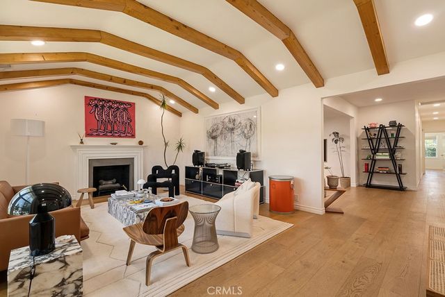 3950 Welland Avenue, Los Angeles, CA 90008
