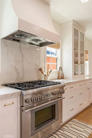 3950 Welland Avenue, Los Angeles, CA 90008