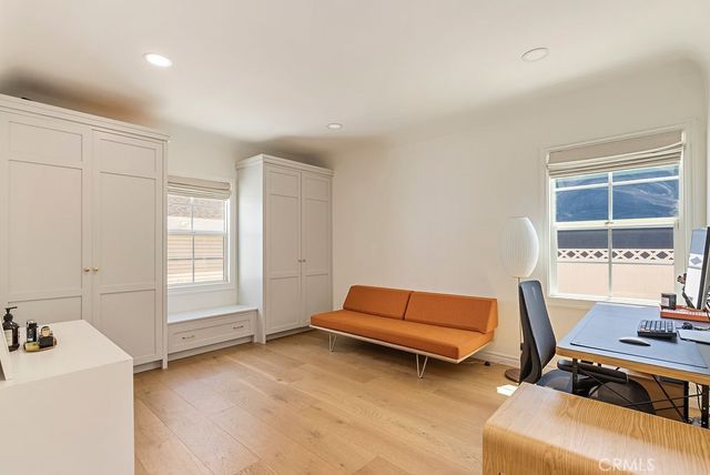 3950 Welland Avenue, Los Angeles, CA 90008