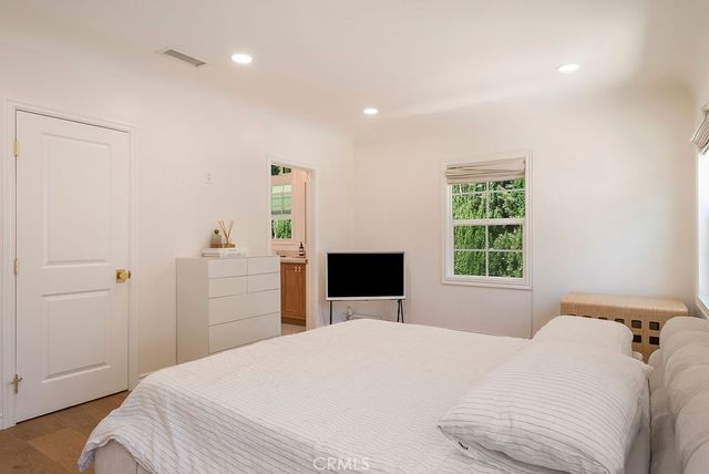 3950 Welland Avenue, Los Angeles, CA 90008