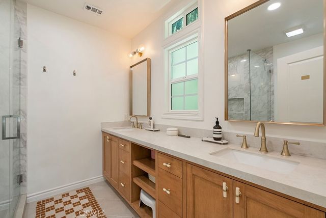 3950 Welland Avenue, Los Angeles, CA 90008
