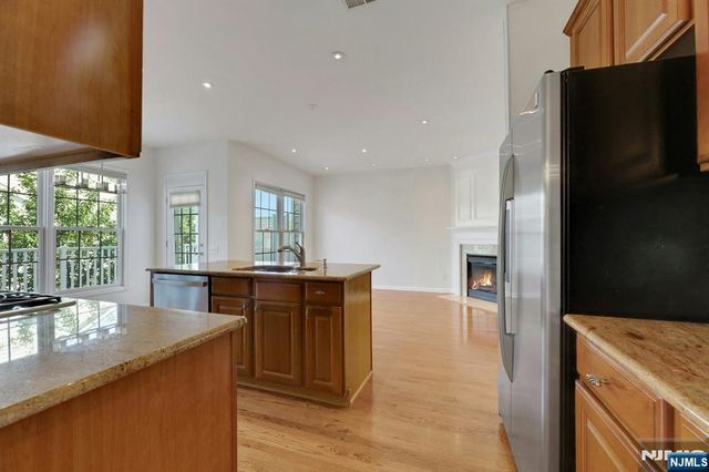 68 Independence Trail, Totowa, NJ 07512