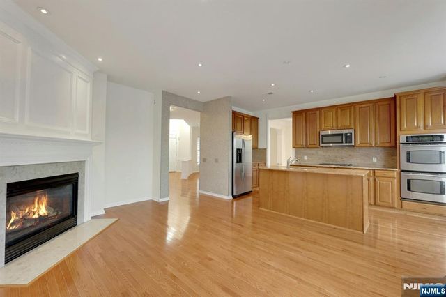 68 Independence Trail, Totowa, NJ 07512