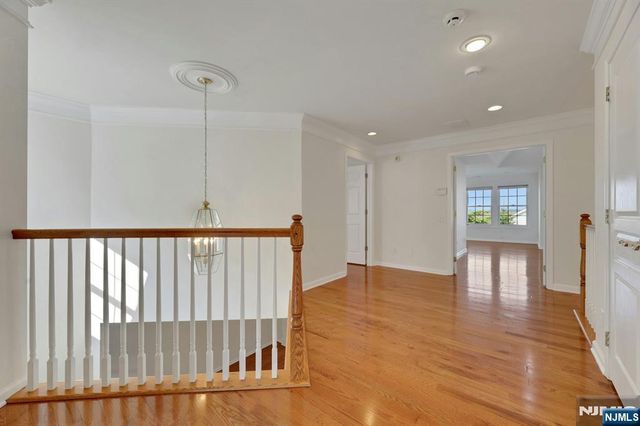 68 Independence Trail, Totowa, NJ 07512