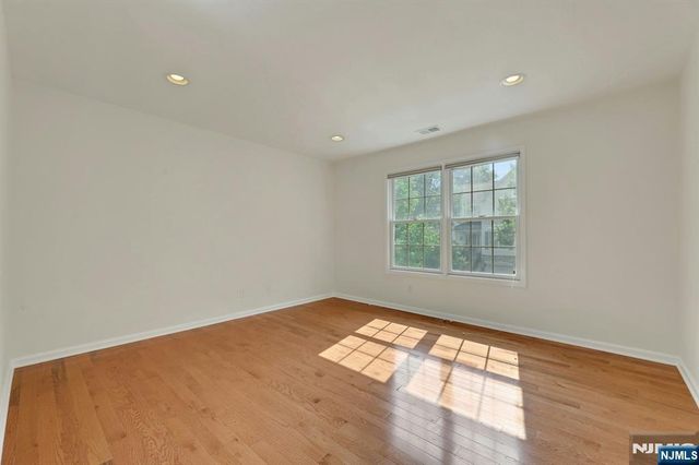 68 Independence Trail, Totowa, NJ 07512