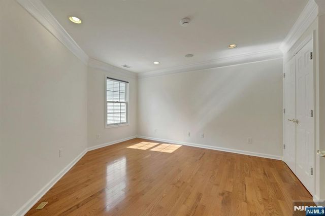 68 Independence Trail, Totowa, NJ 07512