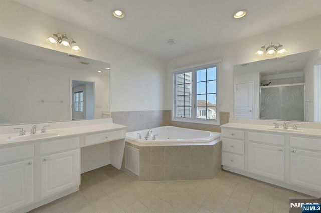 68 Independence Trail, Totowa, NJ 07512