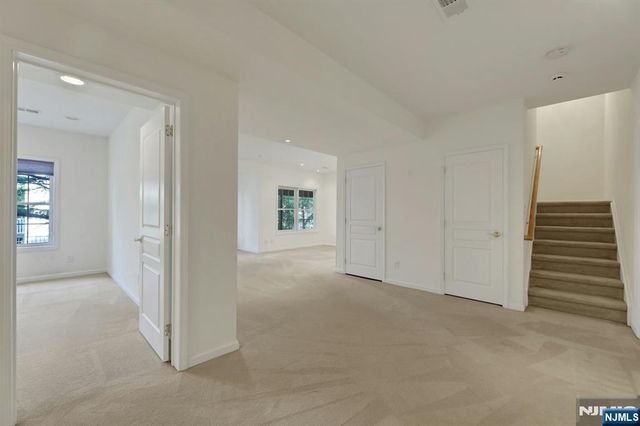 68 Independence Trail, Totowa, NJ 07512