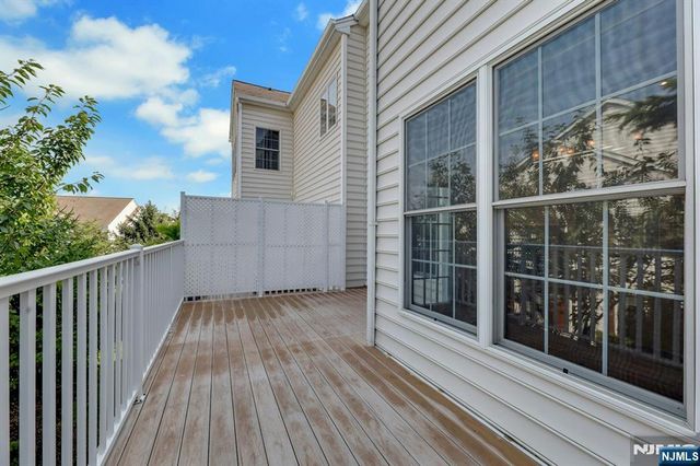 68 Independence Trail, Totowa, NJ 07512