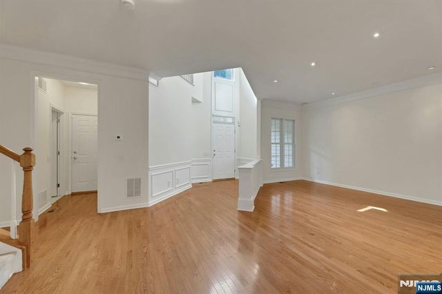 68 Independence Trail, Totowa, NJ 07512