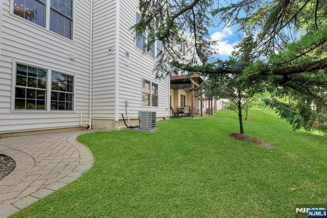 68 Independence Trail, Totowa, NJ 07512