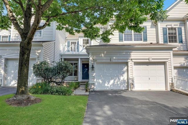 68 Independence Trail, Totowa, NJ 07512