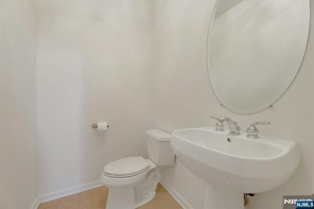 68 Independence Trail, Totowa, NJ 07512