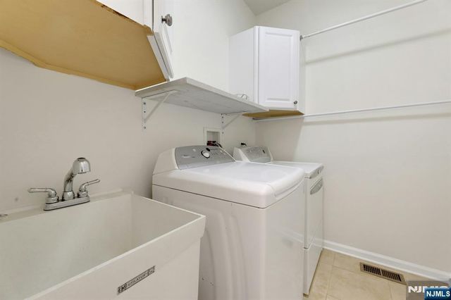 68 Independence Trail, Totowa, NJ 07512