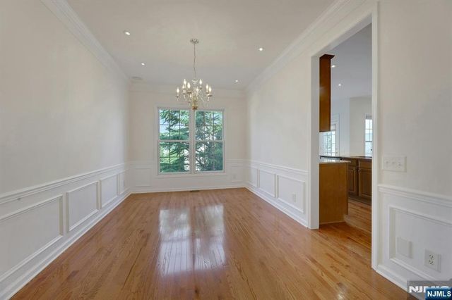 68 Independence Trail, Totowa, NJ 07512