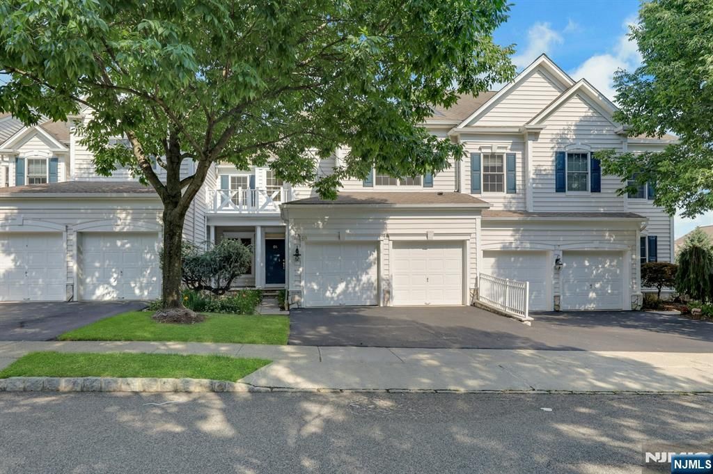 68 Independence Trail, Totowa, NJ 07512