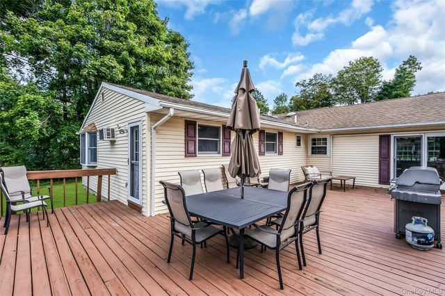 168 Cambon Avenue, Saint James, NY 11780