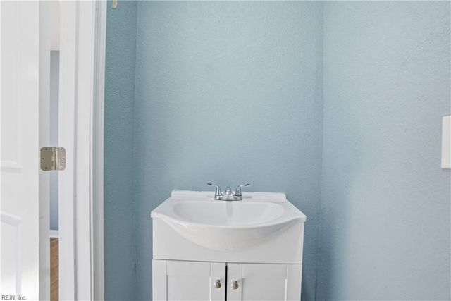 4619 River Shore DR, Portsmouth, VA 23703