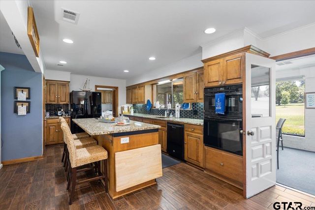 1124 W Fairway Drive West, Hideaway, TX 75771