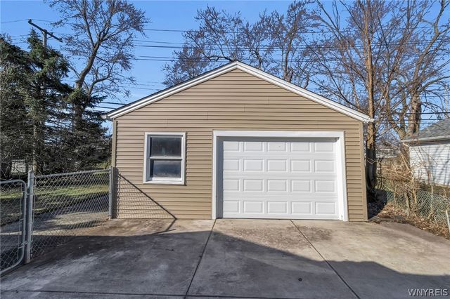 262 Vicksburg Avenue, Tonawanda, NY 14150