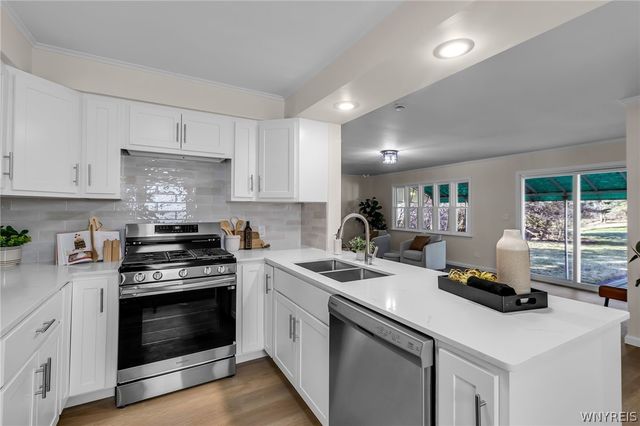 262 Vicksburg Avenue, Tonawanda, NY 14150